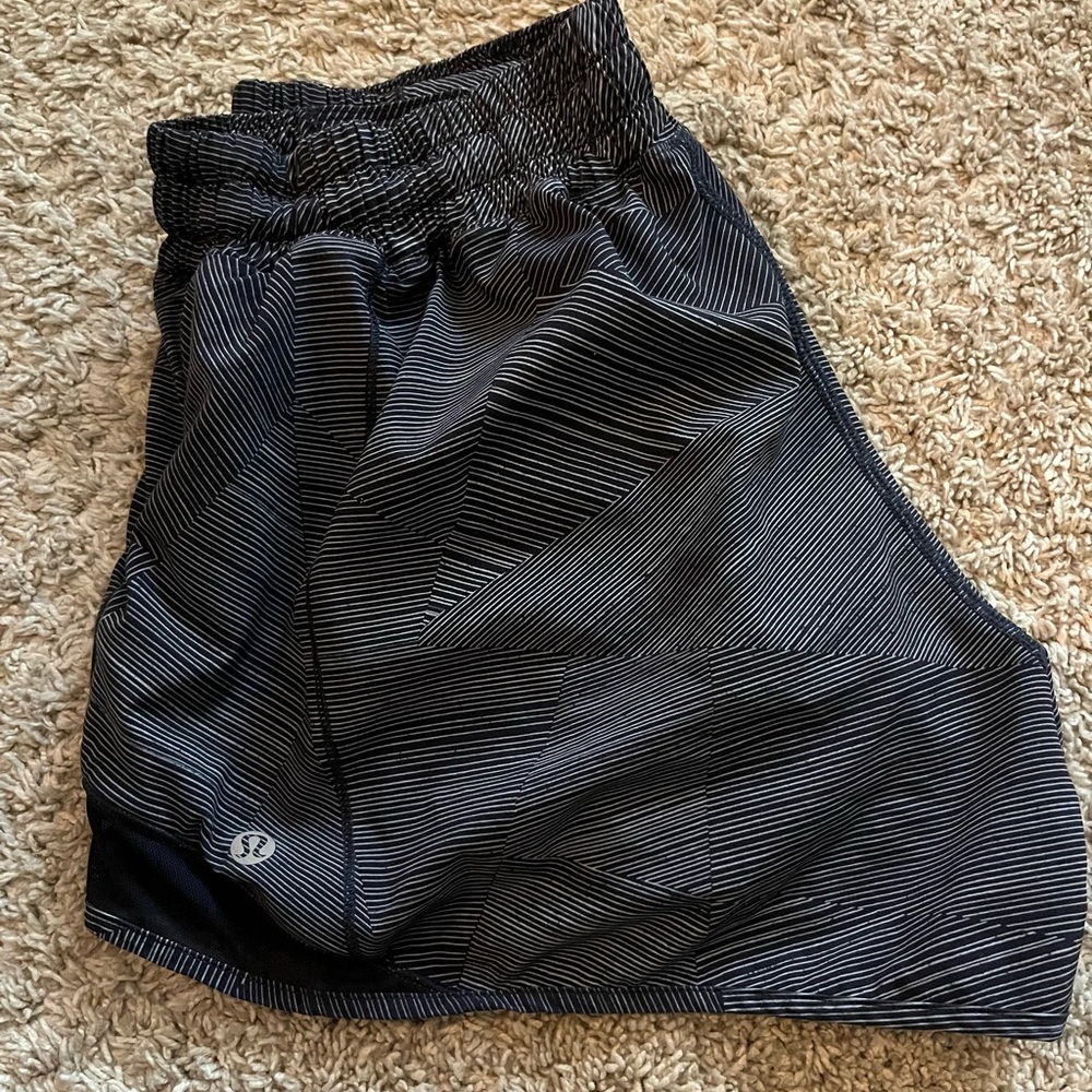 lululemon Hotty Hot shorts size 8 tall